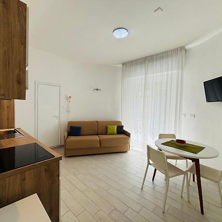 Hotel Iride Suite & Breakfast- Ideale Per Famiglie E Coppie Riccione Eksteriør billede
