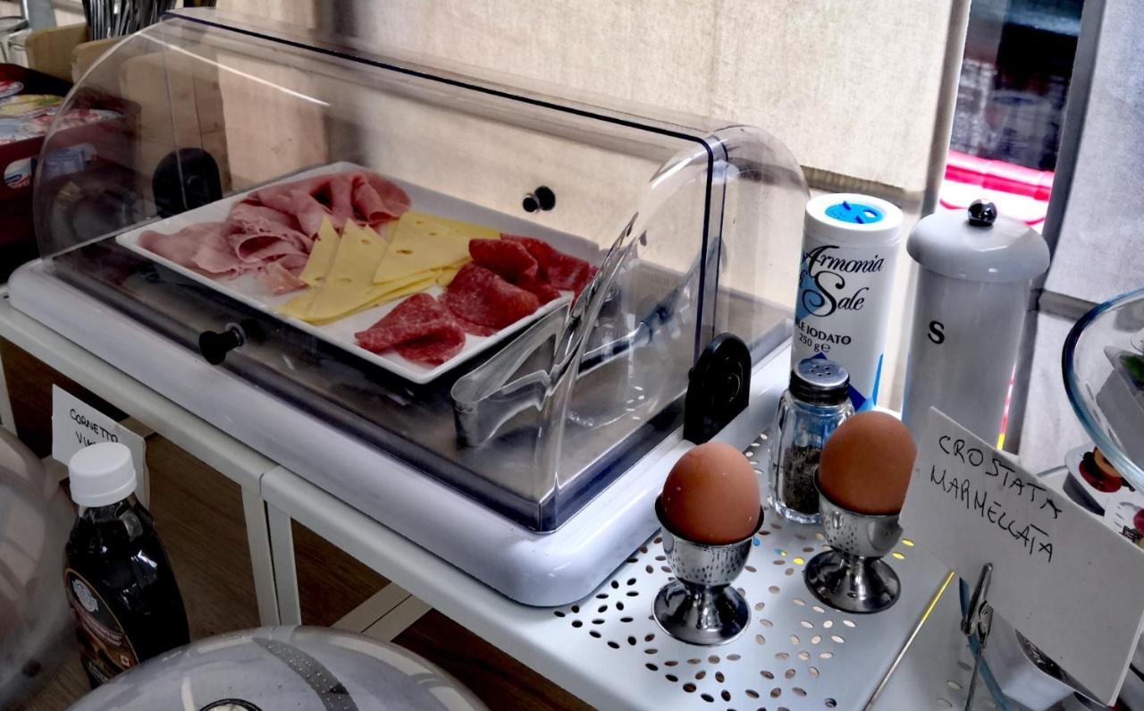 Hotel Iride Suite & Breakfast- Ideale Per Famiglie E Coppie Riccione Eksteriør billede