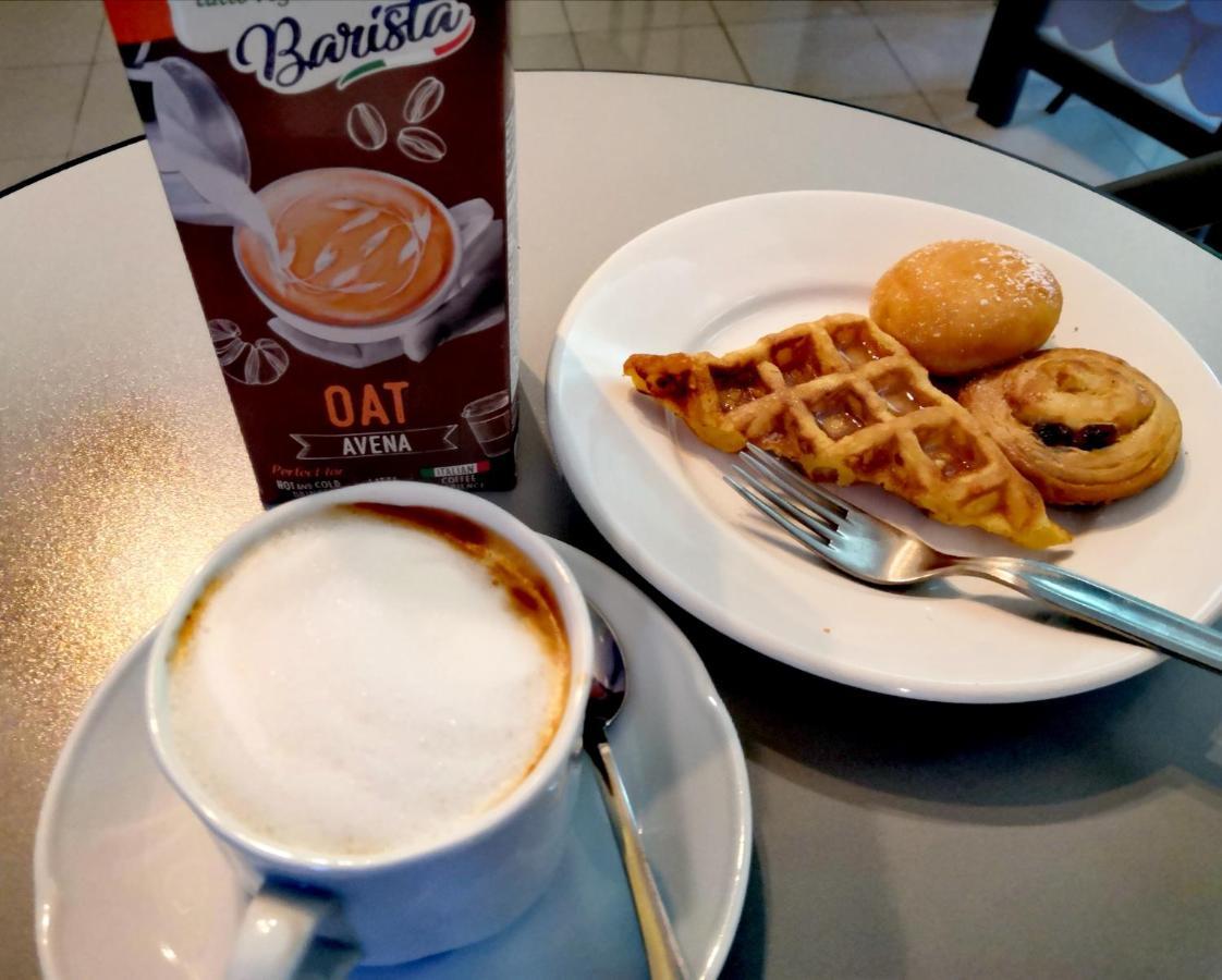 Hotel Iride Suite & Breakfast- Ideale Per Famiglie E Coppie Riccione Eksteriør billede