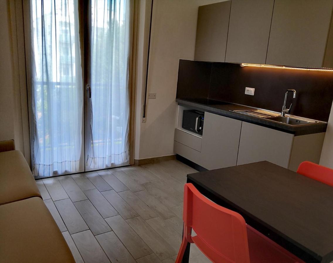 Hotel Iride Suite & Breakfast- Ideale Per Famiglie E Coppie Riccione Eksteriør billede