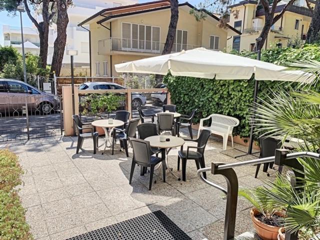 Hotel Iride Suite & Breakfast- Ideale Per Famiglie E Coppie Riccione Eksteriør billede