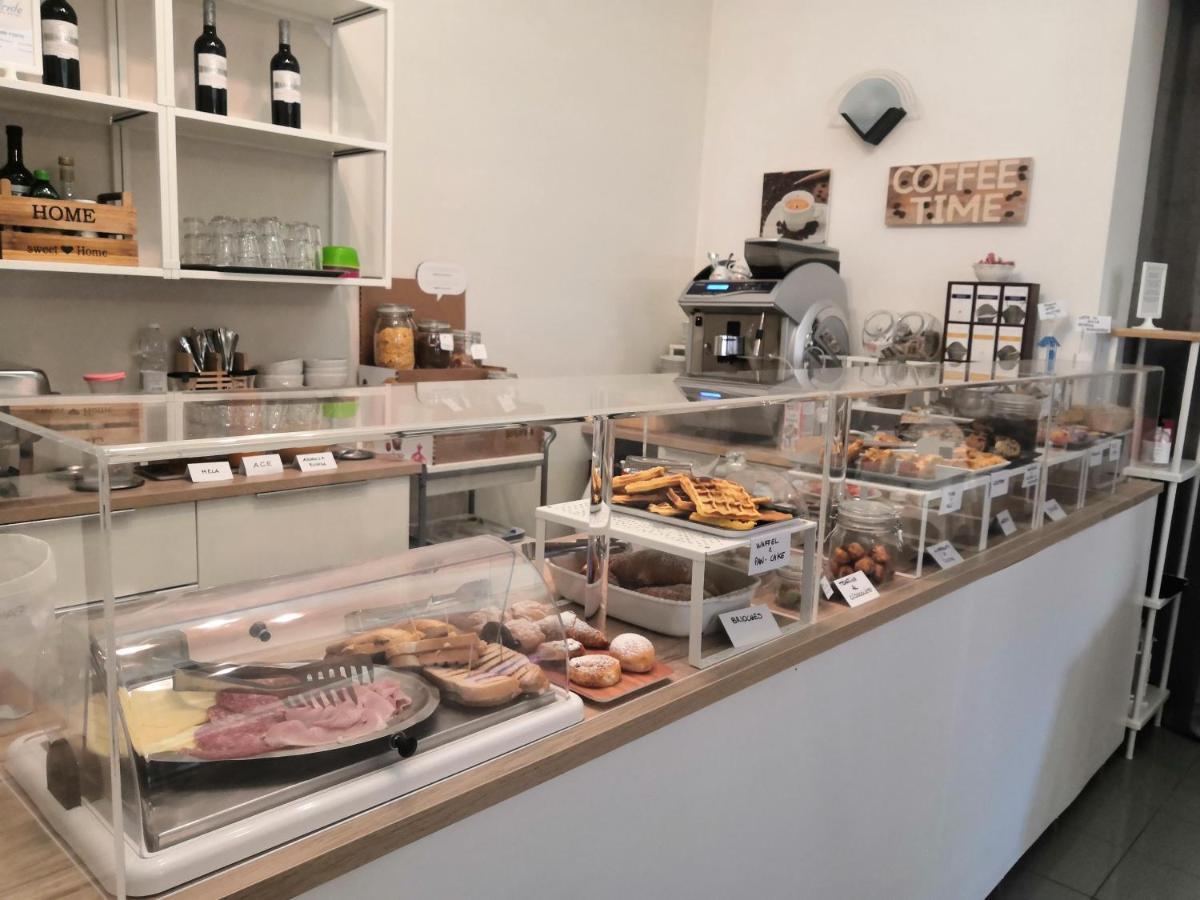 Hotel Iride Suite & Breakfast- Ideale Per Famiglie E Coppie Riccione Eksteriør billede