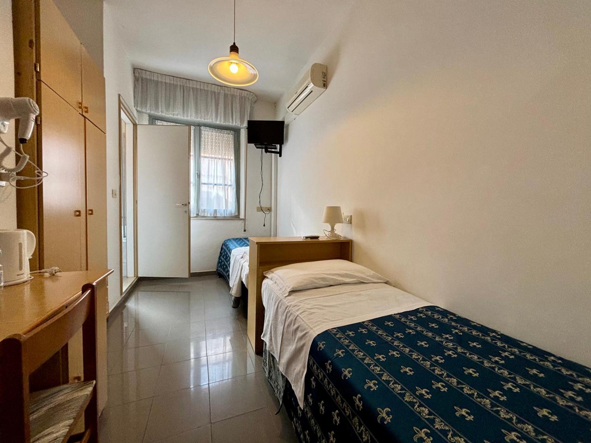 Hotel Iride Suite & Breakfast- Ideale Per Famiglie E Coppie Riccione Eksteriør billede