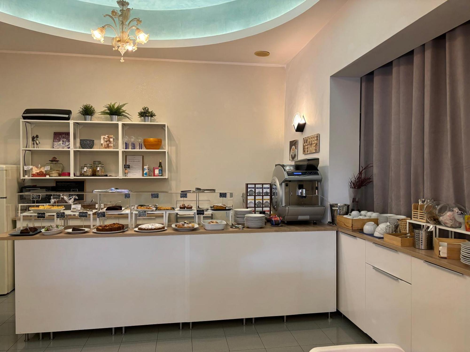 Hotel Iride Suite & Breakfast- Ideale Per Famiglie E Coppie Riccione Eksteriør billede