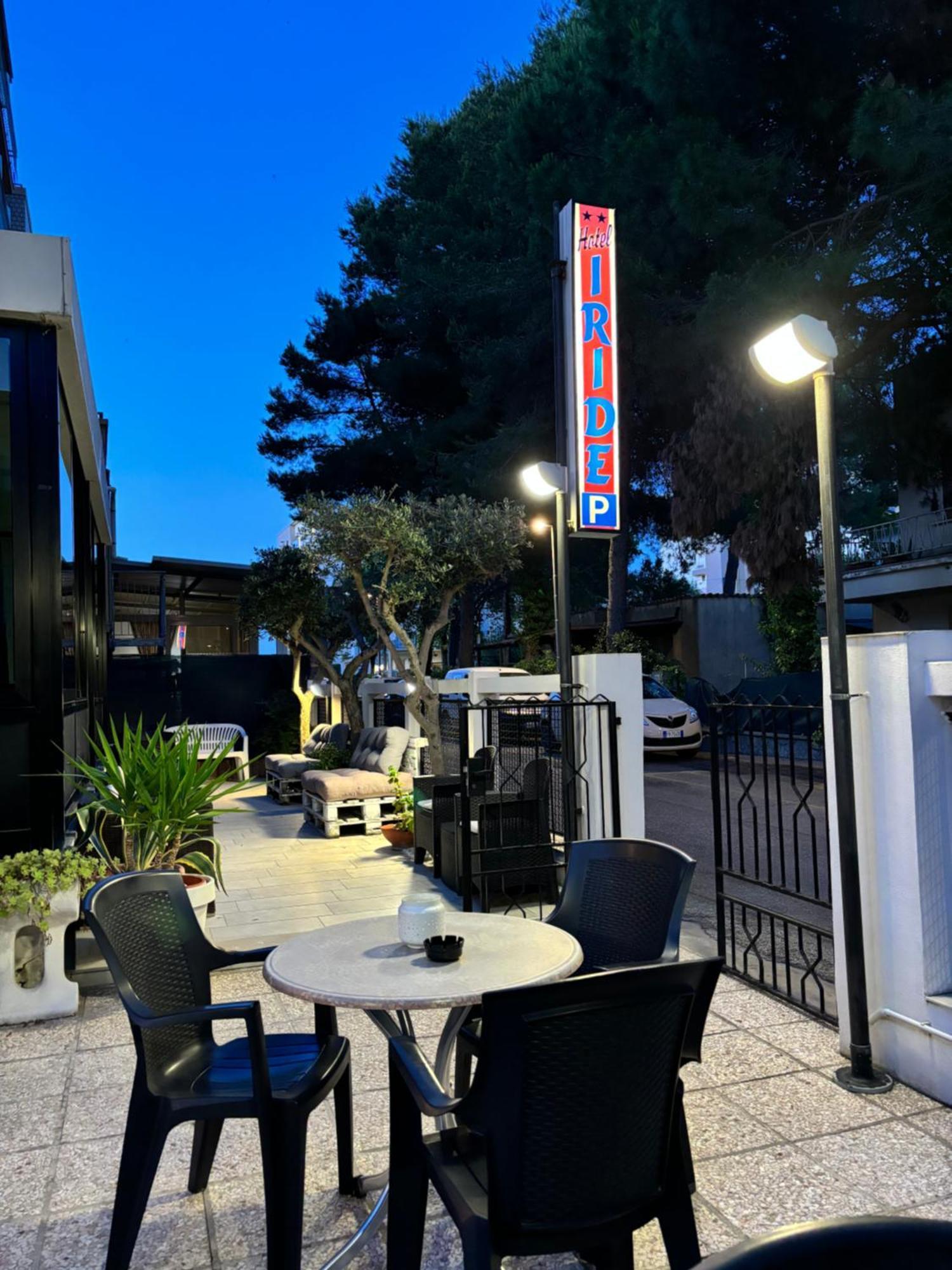 Hotel Iride Suite & Breakfast- Ideale Per Famiglie E Coppie Riccione Eksteriør billede