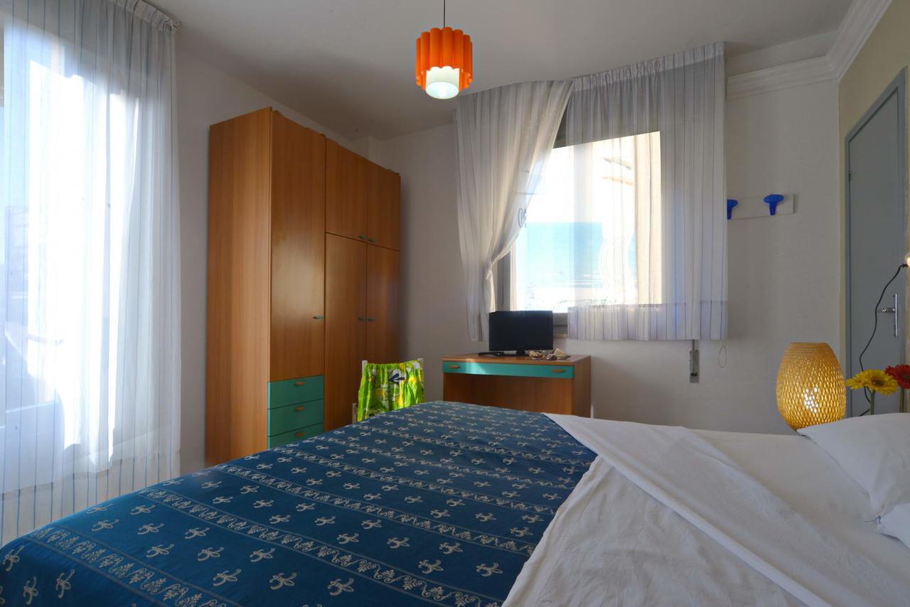 Hotel Iride Suite & Breakfast- Ideale Per Famiglie E Coppie Riccione Eksteriør billede