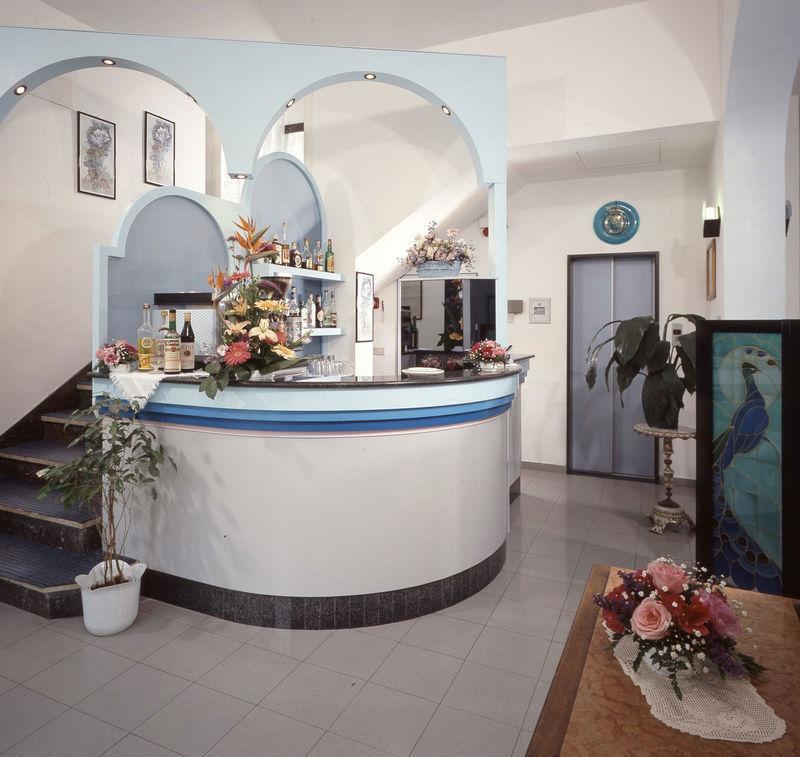Hotel Iride Suite & Breakfast- Ideale Per Famiglie E Coppie Riccione Eksteriør billede